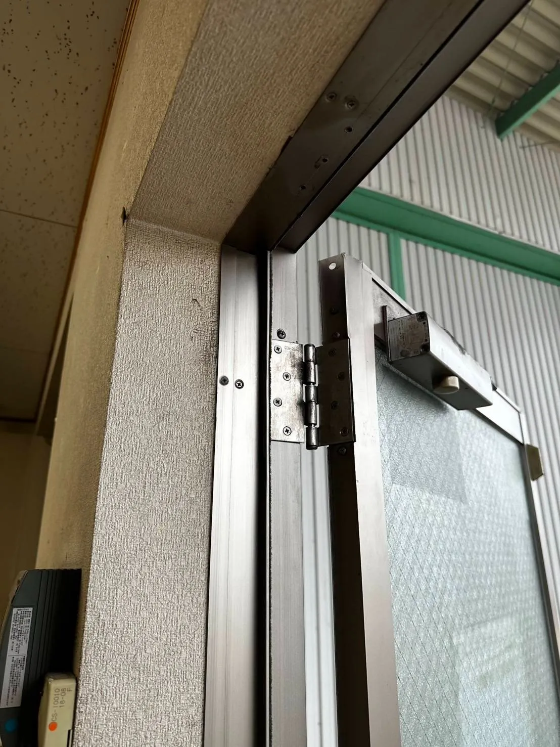 ドア枠補修工事